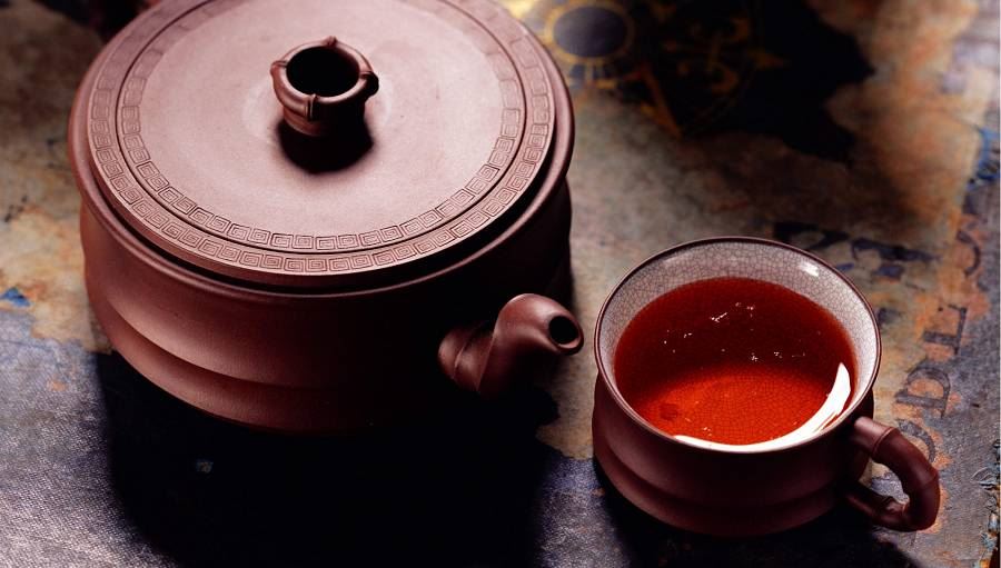 Instant black tea extract